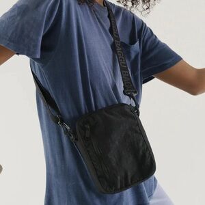 BAGGU crossbody sport bag